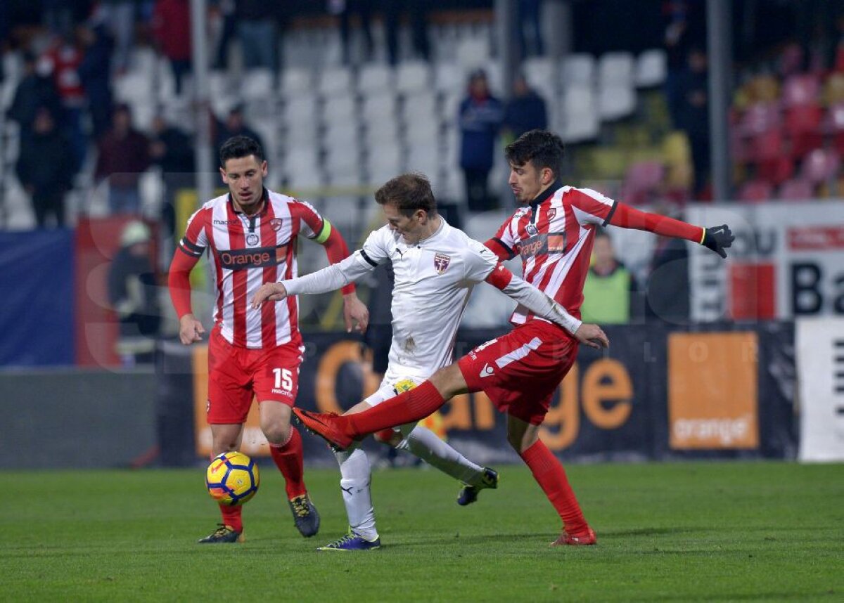 VIDEO + FOTO 7 din 7 » Dinamo o bate din nou pe Voluntari, scor 2-0 și păstrează șanse la play-off 