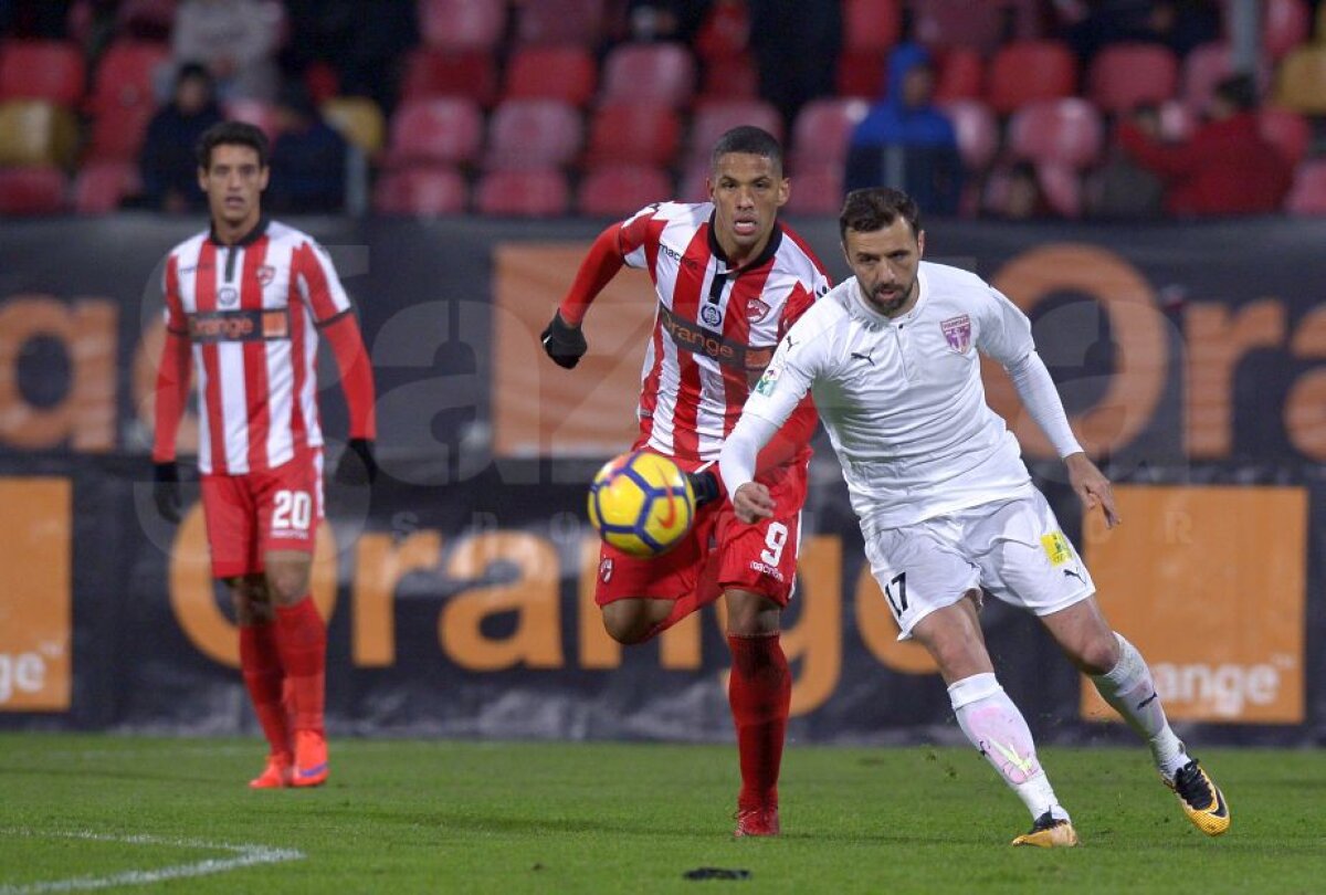 VIDEO + FOTO 7 din 7 » Dinamo o bate din nou pe Voluntari, scor 2-0 și păstrează șanse la play-off 