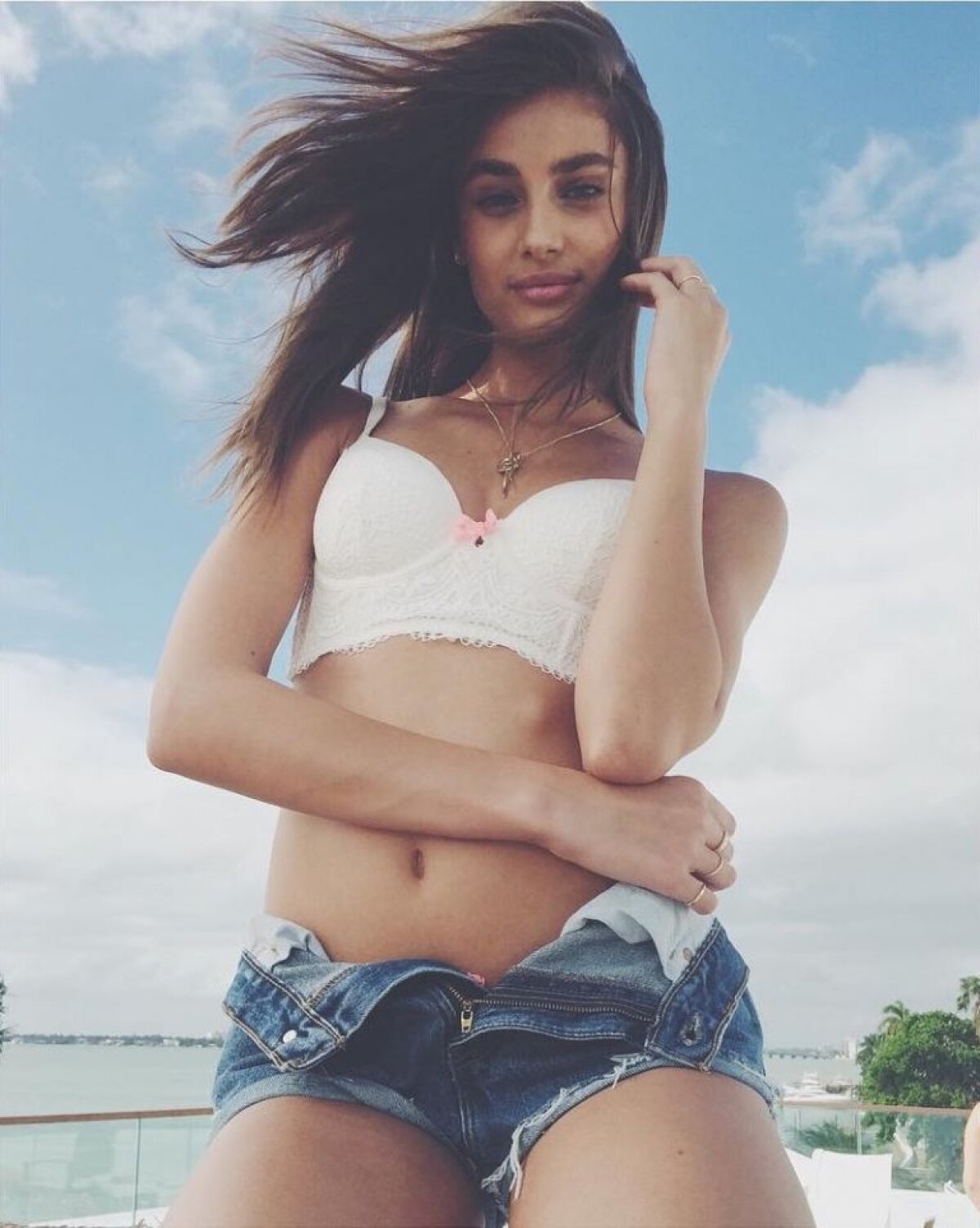 FOTO "Îngerașul" de la Victoria's Secret e pasionat de gimnastică: imagini sexy