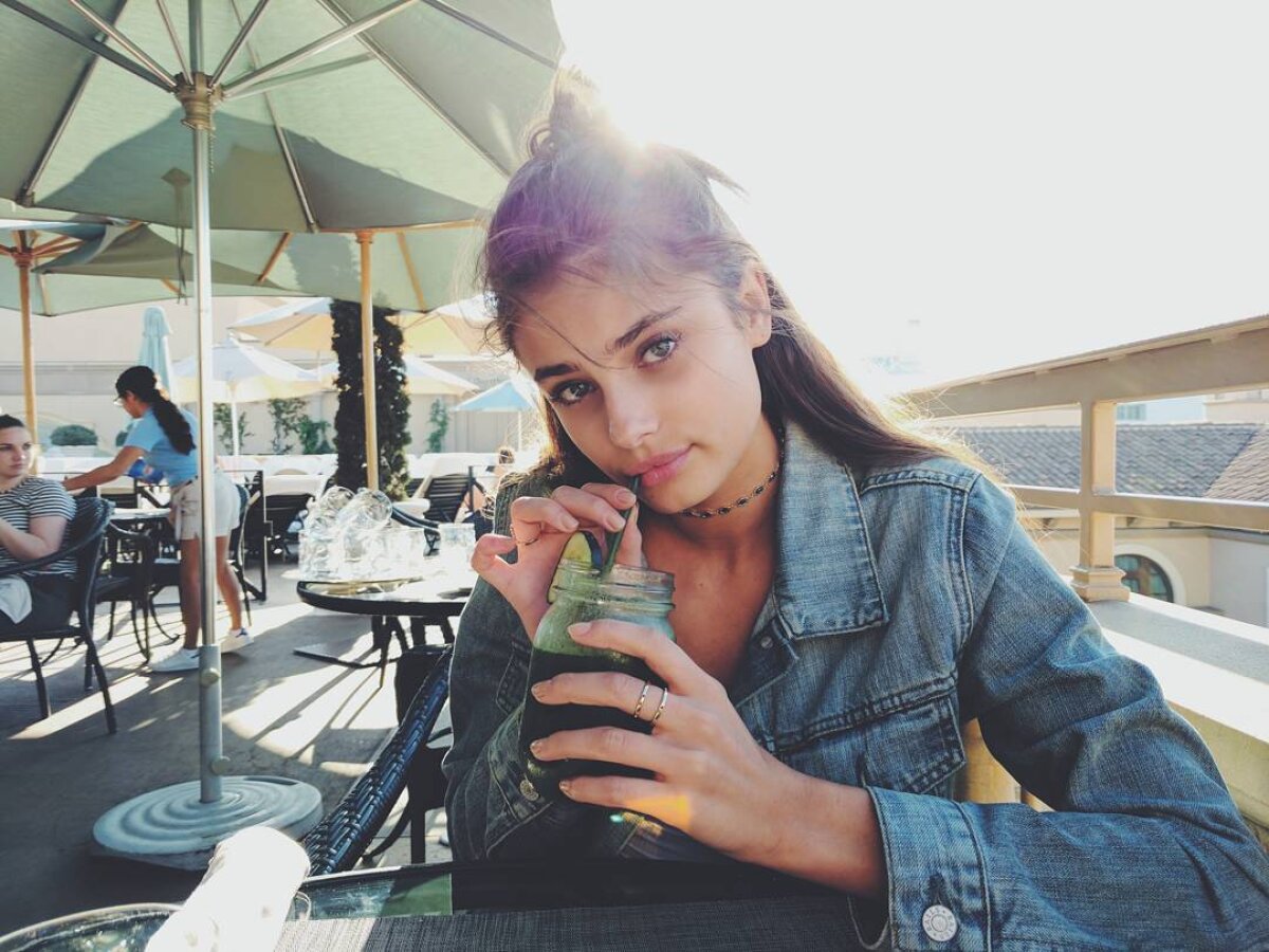 FOTO "Îngerașul" de la Victoria's Secret e pasionat de gimnastică: imagini sexy