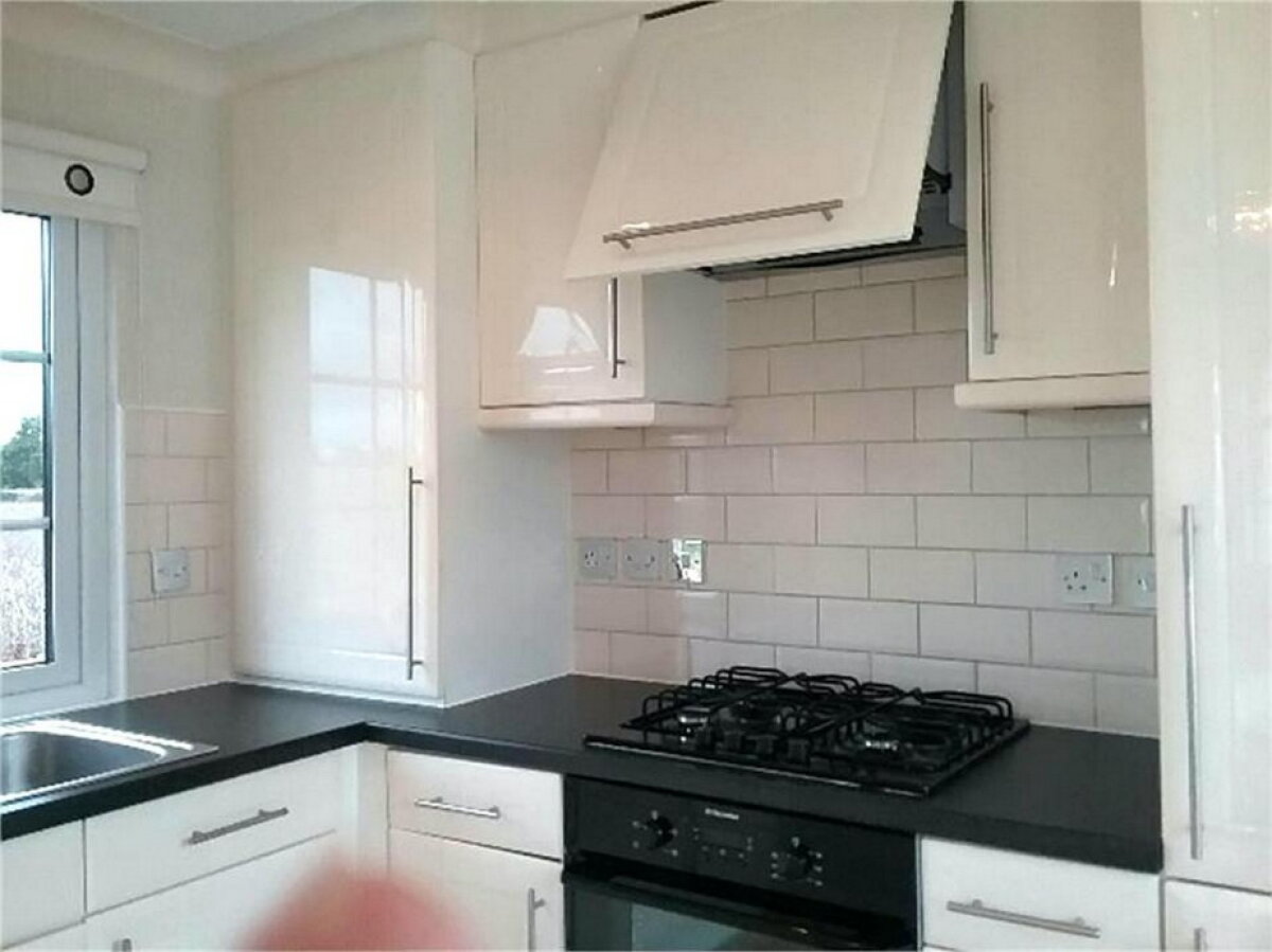 FOTO A rămas fără adăpost după ce hoţii i-au furat casa cu totul