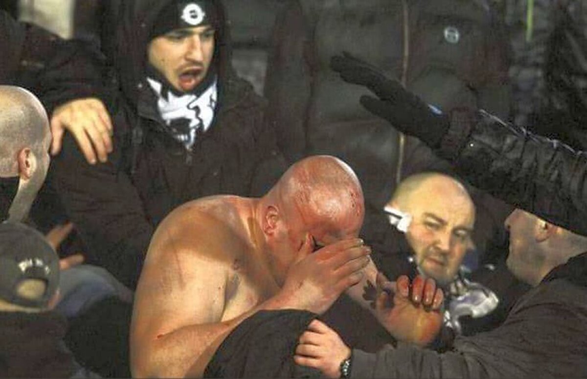 FOTO + VIDEO ŞOCANT Violenţe fără precedent la derby-ul Serbiei: ultraşii s-au bătut între ei şi au creat scene sângeroase!