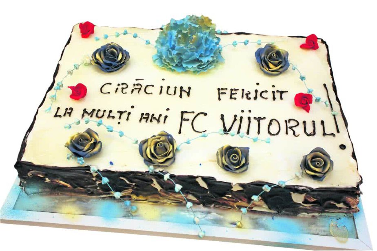 VIDEO+FOTO Imagini tari de la petrecerea Viitorului » Hagi s-a dezlănțuit și a luat microfonul. Ascultă piesa pe care a cântat-o cap-coadă: "Asta-i din talent" ;)