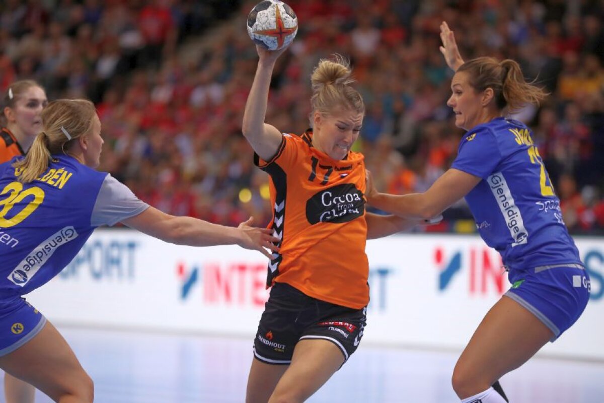FOTO + VIDEO Finala mică de la Mondialul de handbal: Olanda o învinge pe Suedia cu antrenoarea de la CSM București şi câştigă o nouă medalie importantă, după argintul de la EURO 2016