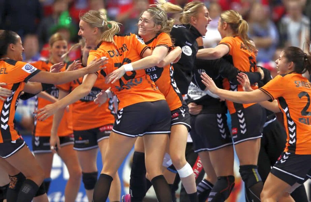 FOTO + VIDEO Finala mică de la Mondialul de handbal: Olanda o învinge pe Suedia cu antrenoarea de la CSM București şi câştigă o nouă medalie importantă, după argintul de la EURO 2016