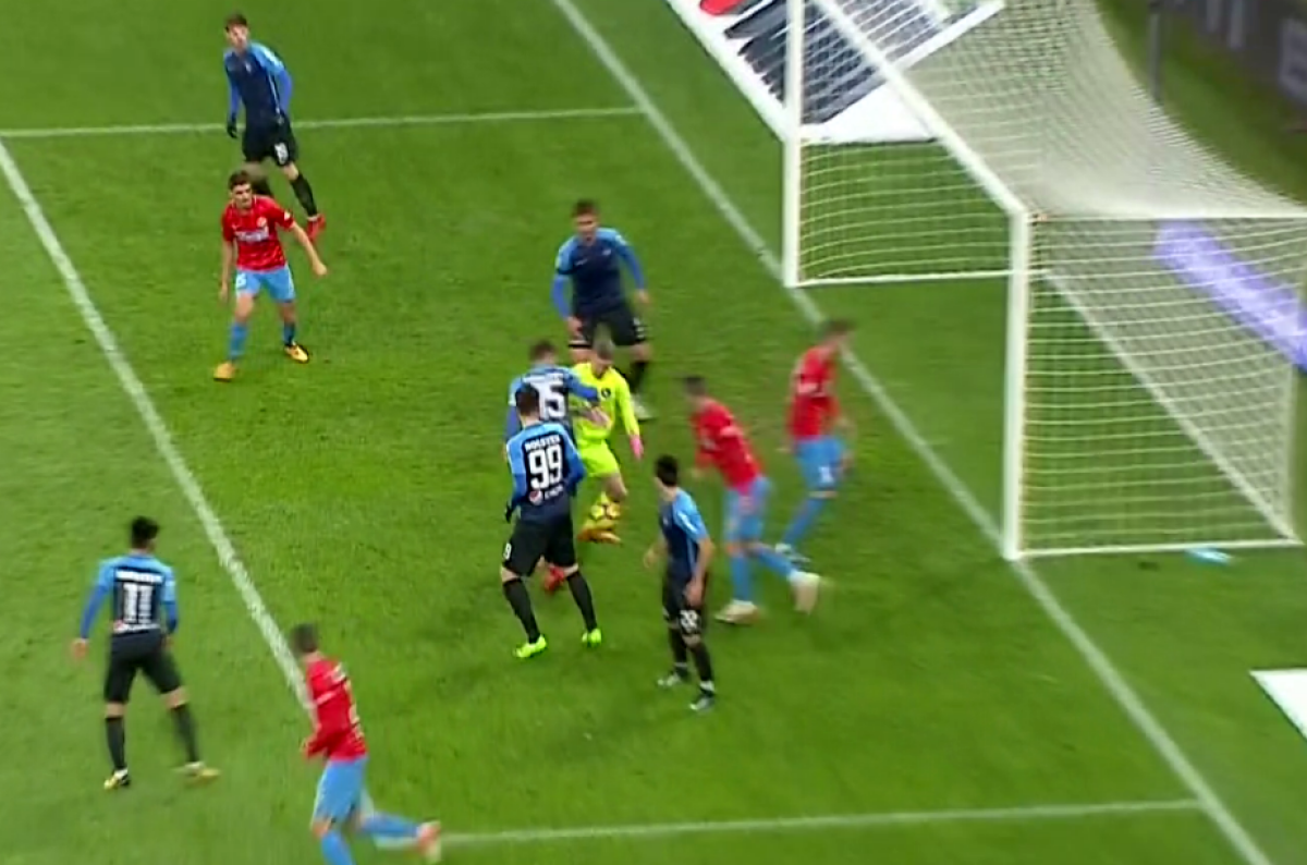 VIDEO+FOTO Ce gafă! Cadou decisiv făcut de portar în FCSB - Viitorul