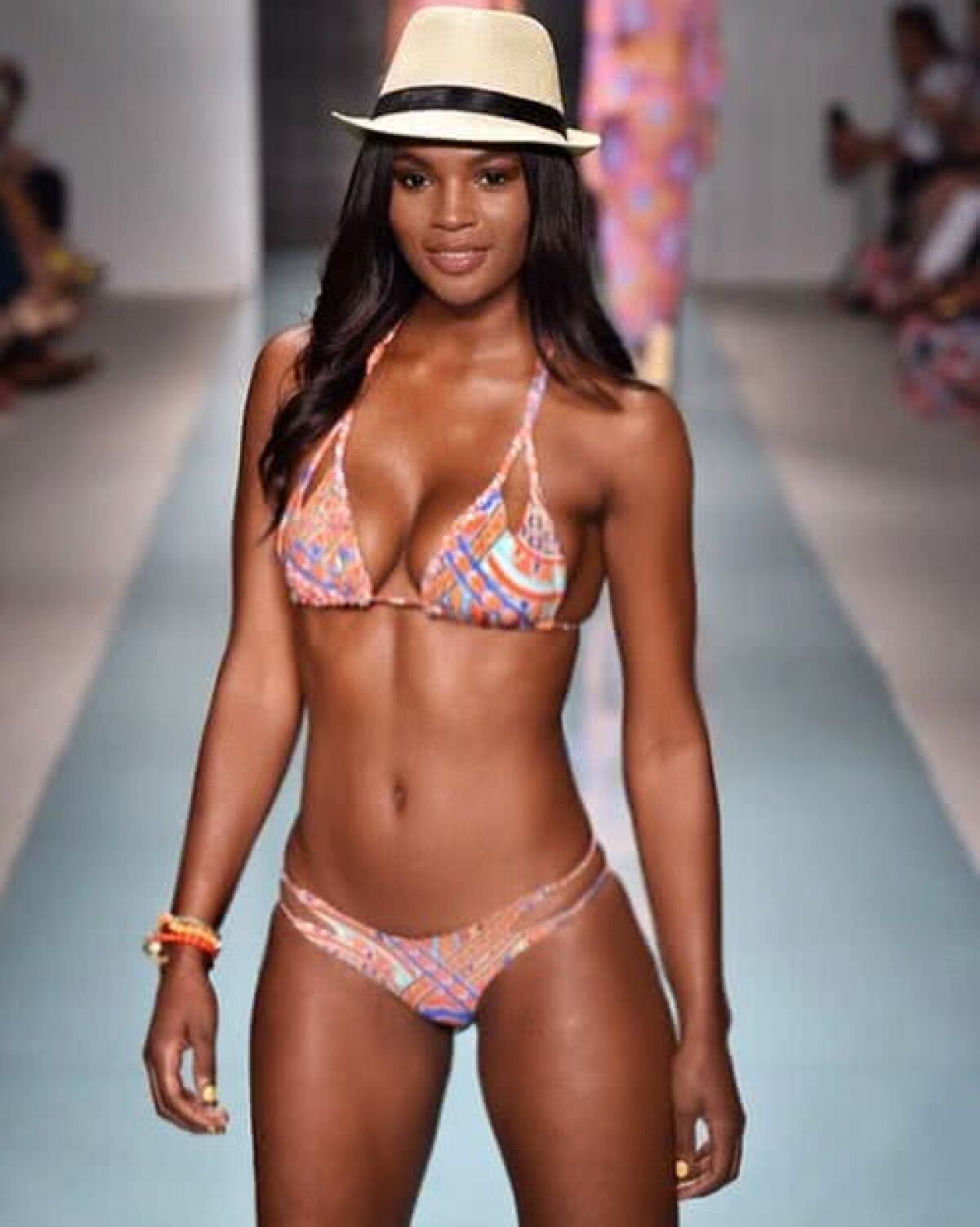 FOTO WOOW! Nepoata marelui Wilkins e model Sports Illustrated: imagini sexy