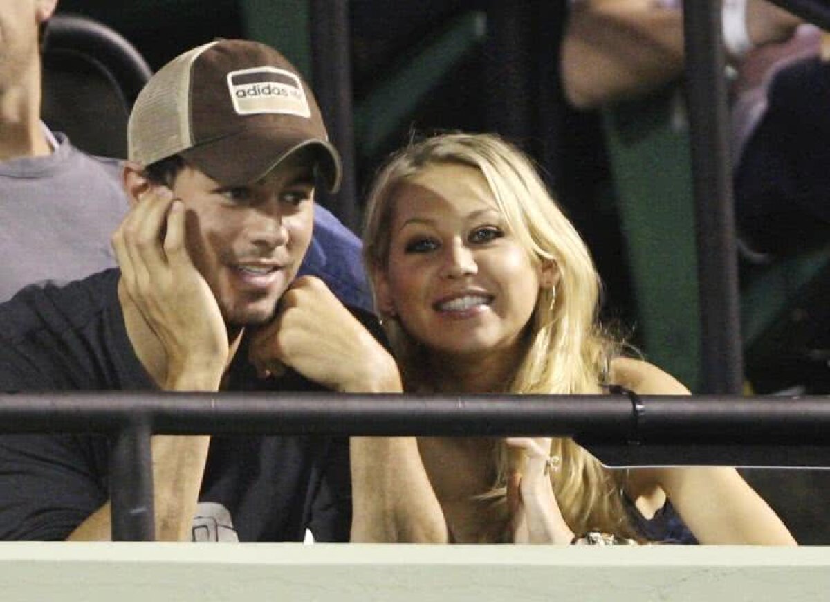 FOTO Anna Kournikova și Enrique Iglesias sunt părinți de gemeni! Au ținut sarcina secretă