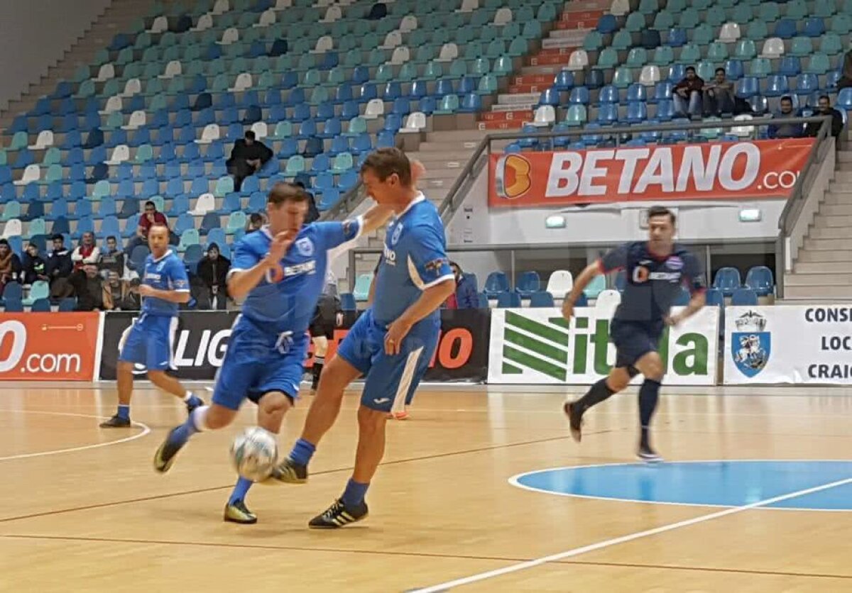 VIDEO+FOTO Craiova o bate pe Dinamo la penalty-uri în finala superturneului din Bănie. Cârțu aruncat pe brațe la final: "Facem ce facem și numai cu mine câștigăm trofee" :D