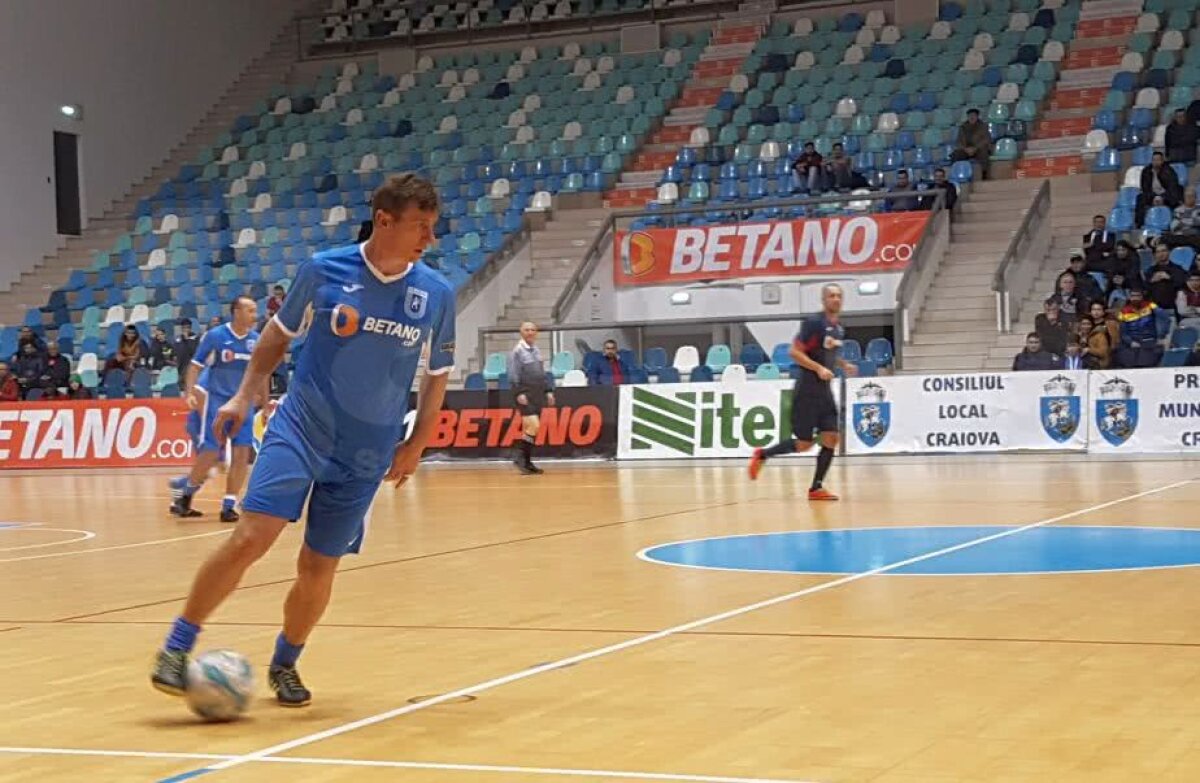 VIDEO+FOTO Craiova o bate pe Dinamo la penalty-uri în finala superturneului din Bănie. Cârțu aruncat pe brațe la final: "Facem ce facem și numai cu mine câștigăm trofee" :D