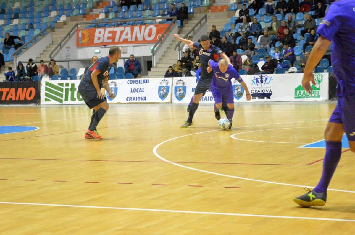 VIDEO+FOTO Craiova o bate pe Dinamo la penalty-uri în finala superturneului din Bănie. Cârțu aruncat pe brațe la final: "Facem ce facem și numai cu mine câștigăm trofee" :D