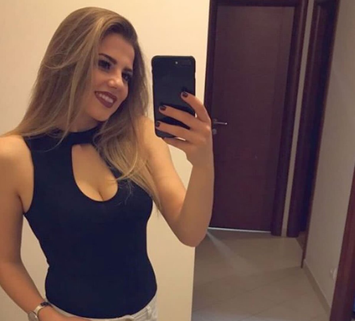 GALERIE FOTO INCENDIARĂ! Are 19 ani și e cea mai sexy handbalistă din lume » Cum își extaziază fanii pe rețelele de socializare