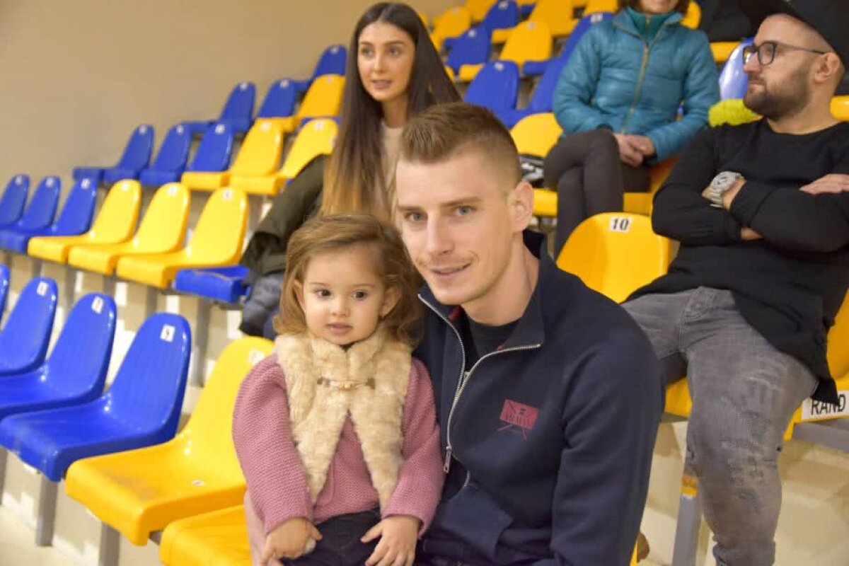 FOTO Nume de seamă din sportul românesc la "Meciul Stelelor de Crăciun" » Spectacolul a fost garantat