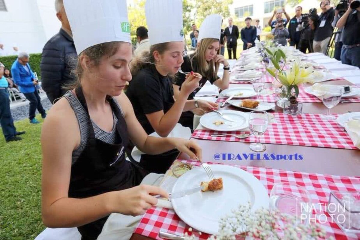 FOTO "Chef" Simona Halep a gătit omletă de crabi în Thailanda