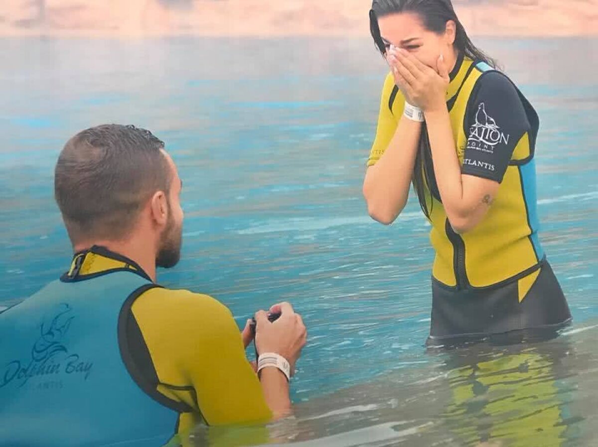 FOTO Vacanță de neuitat pentru un fotbalist din Liga 1! Și-a cerut superba iubită în căsătorie la Dubai într-un moment neașteptat