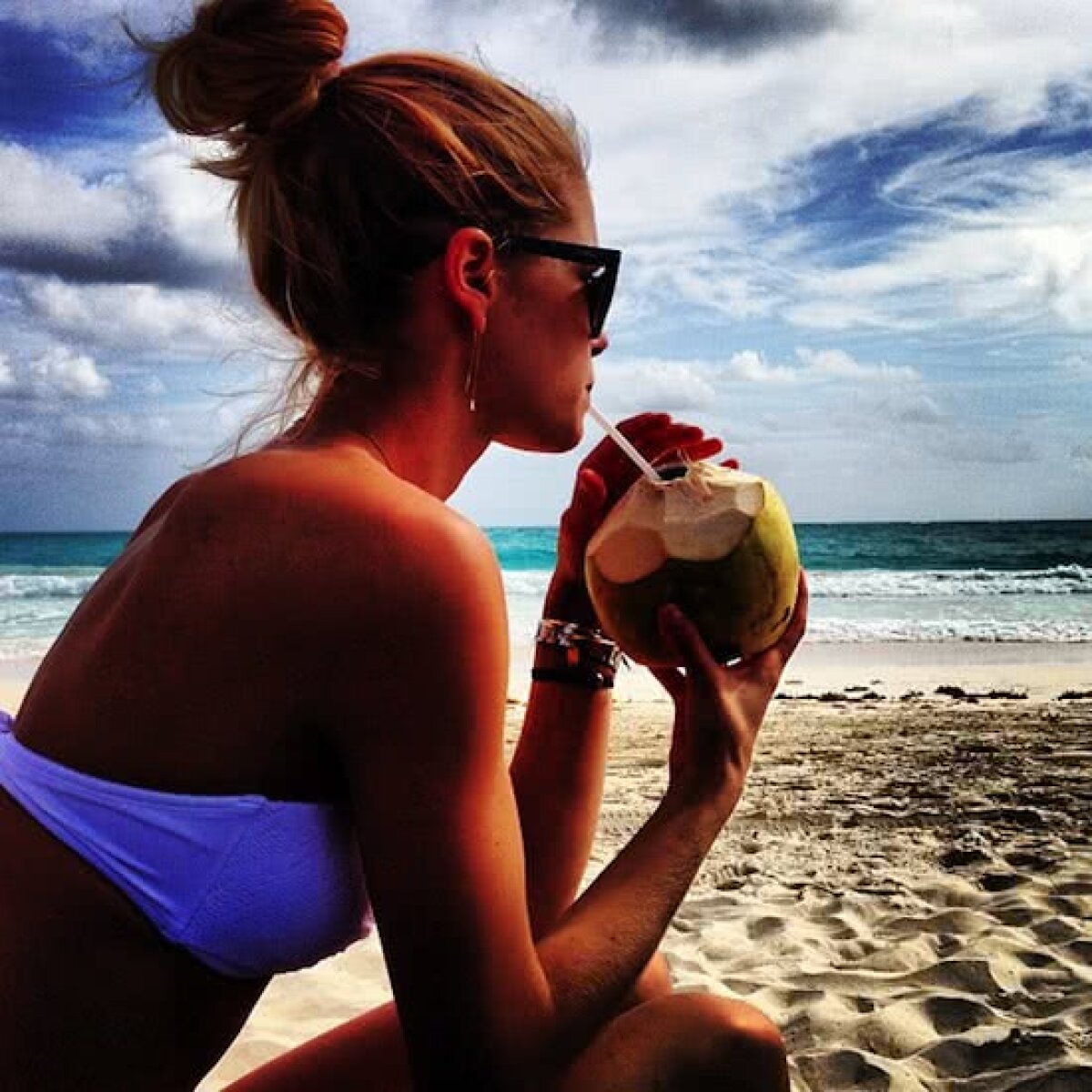 FOTO Senzuală și în formă » Cel mai celebru ”îngeraș” Victoria's Secret e o fanatică a sportului