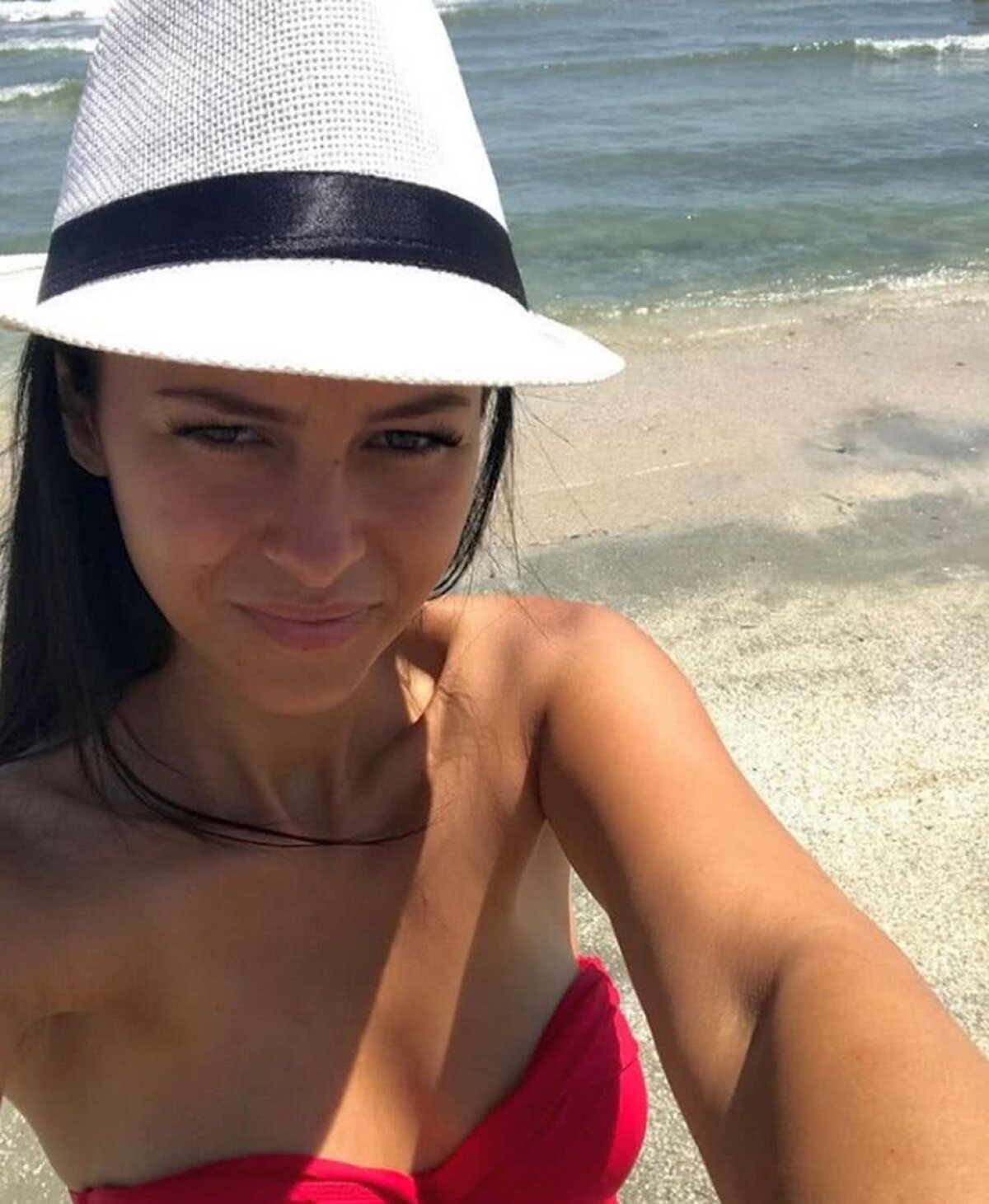 GALERIE FOTO Dat afară din Liga a 3-a, Florin Costea se consolează în brațele ultimei sale cuceriri