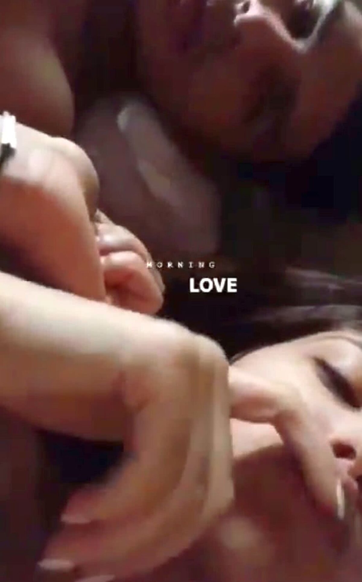 VIDEO+FOTO Noua bombă sexy de la FCSB: Coman a făcut ravagii cu iubita de 18 ani! + Steliști și dinamoviști, în genunchi în fața maneliștilor: "Ce dulceață e Coman / Îmi vine, Doamne, să zic / Lângă noi e și Filip" :D