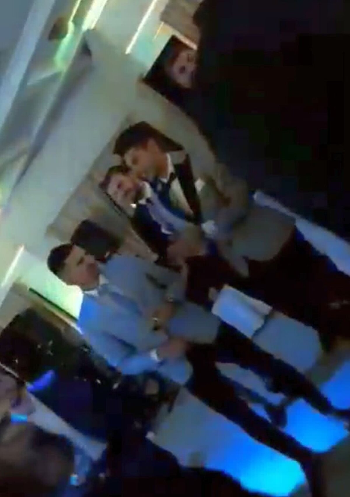 VIDEO+FOTO Noua bombă sexy de la FCSB: Coman a făcut ravagii cu iubita de 18 ani! + Steliști și dinamoviști, în genunchi în fața maneliștilor: "Ce dulceață e Coman / Îmi vine, Doamne, să zic / Lângă noi e și Filip" :D