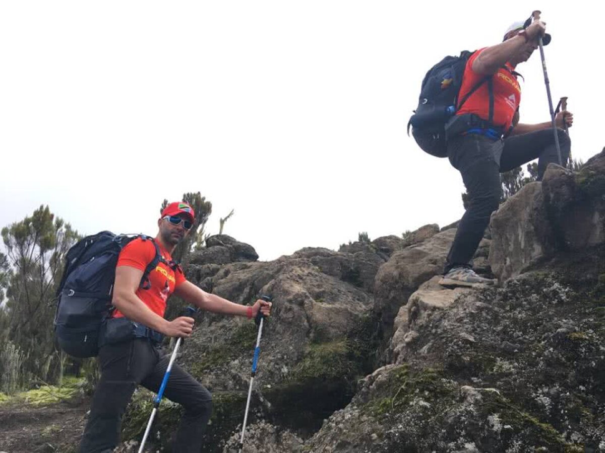 GALERIE FOTO Cu tricolorul în vârful Africii! Proiectul "7 Summits" şi prima echipă din România care şi-a propus să urce pe cele mai înalte vârfuri de pe fiecare continent al lumii