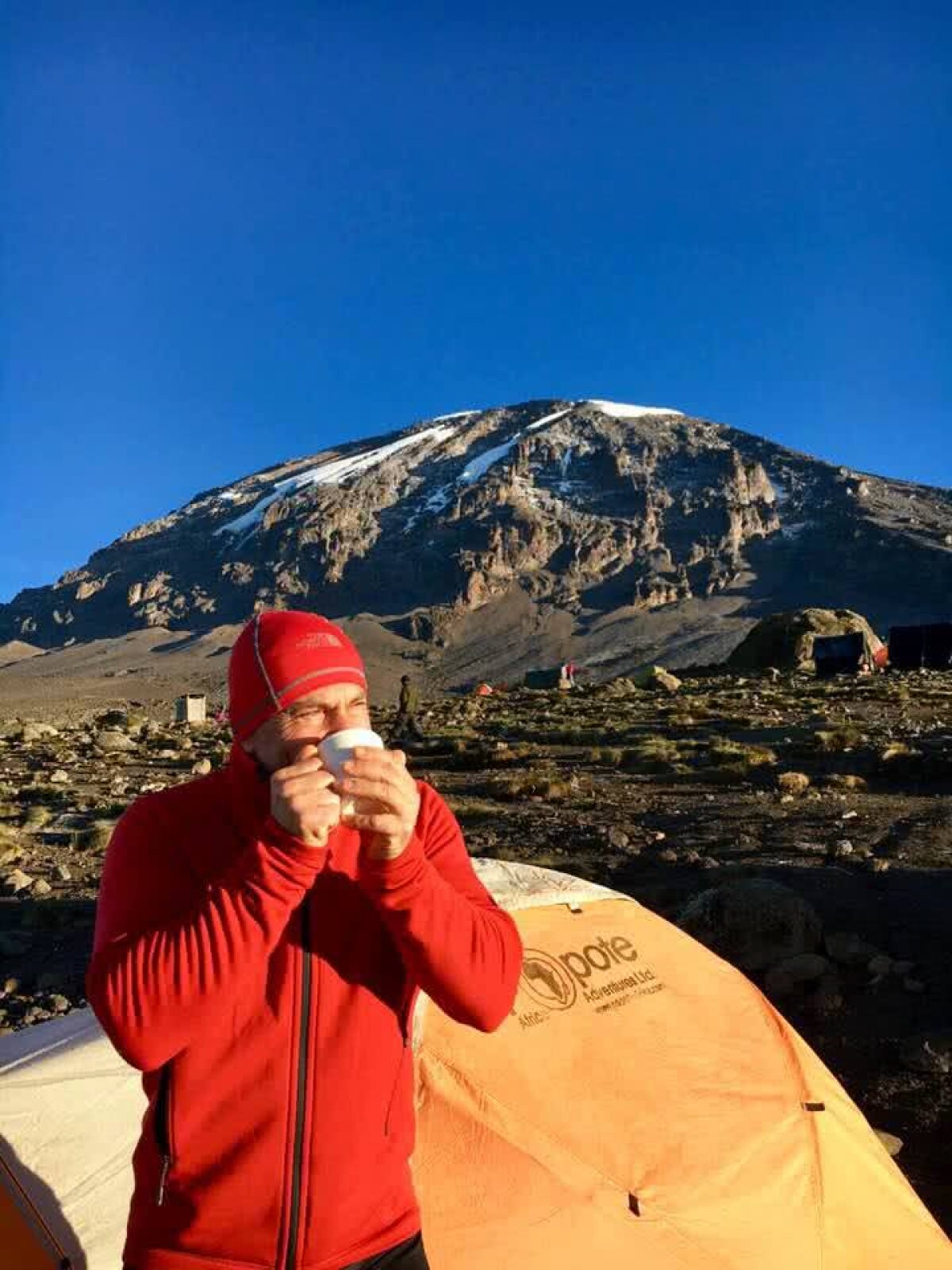 GALERIE FOTO Cu tricolorul în vârful Africii! Proiectul "7 Summits" şi prima echipă din România care şi-a propus să urce pe cele mai înalte vârfuri de pe fiecare continent al lumii