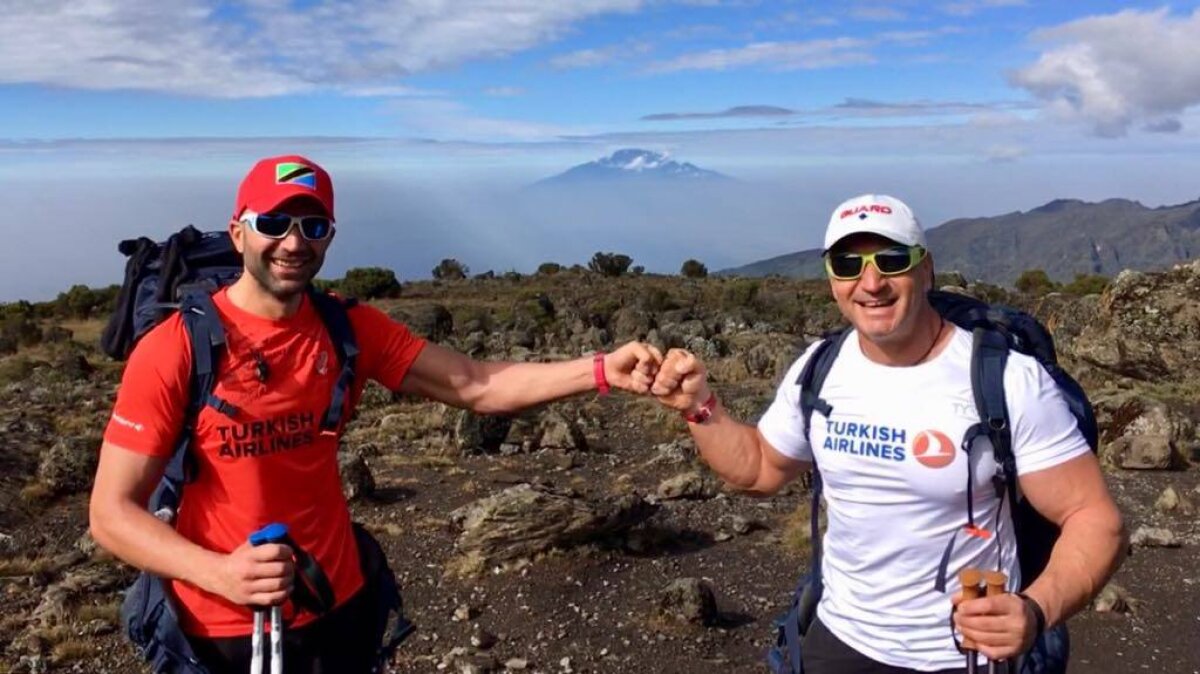 GALERIE FOTO Cu tricolorul în vârful Africii! Proiectul "7 Summits" şi prima echipă din România care şi-a propus să urce pe cele mai înalte vârfuri de pe fiecare continent al lumii