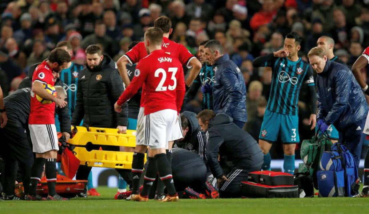 FOTO Momente de groază pe Old Trafford! Lukaku s-a accidentat grav și a ieșit pe targă, cu masca de oxigen pe față