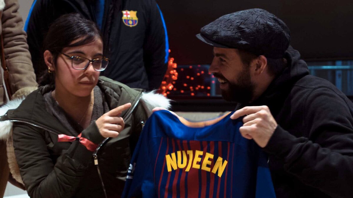 FOTO O refugiată siriană cu paralizie cerebrală și-a împlinit un vis: a ajuns la Barcelona și l-a întâlnit pe Messi