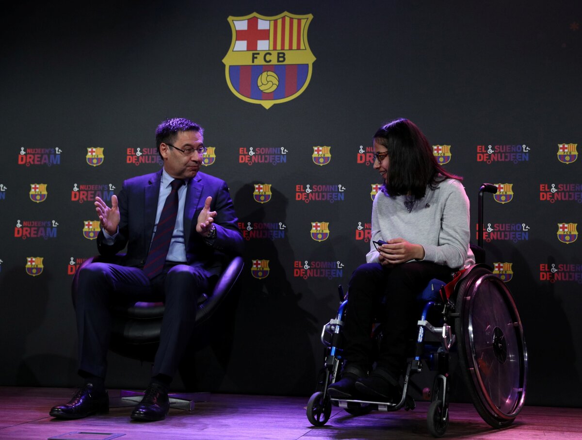 FOTO O refugiată siriană cu paralizie cerebrală și-a împlinit un vis: a ajuns la Barcelona și l-a întâlnit pe Messi