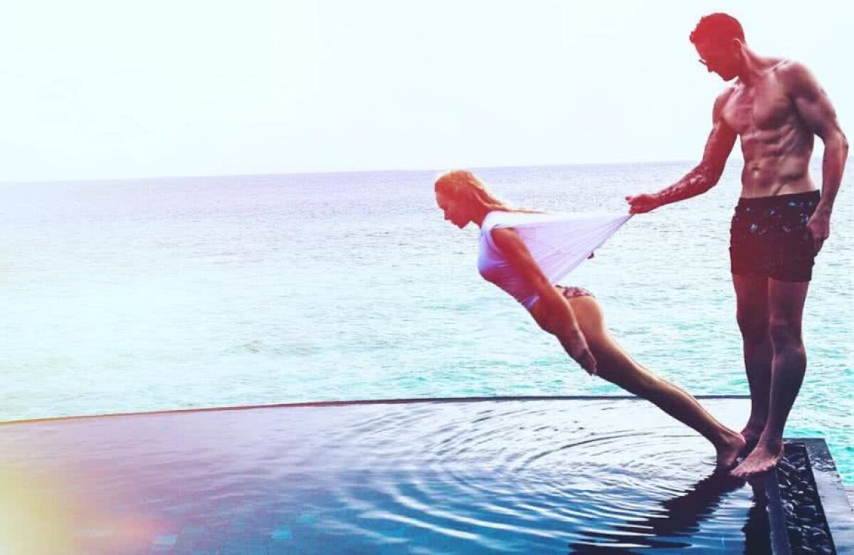 FOTO  Rezistent la... "soție"! » Exercițiu la limită pentru un fotbalist