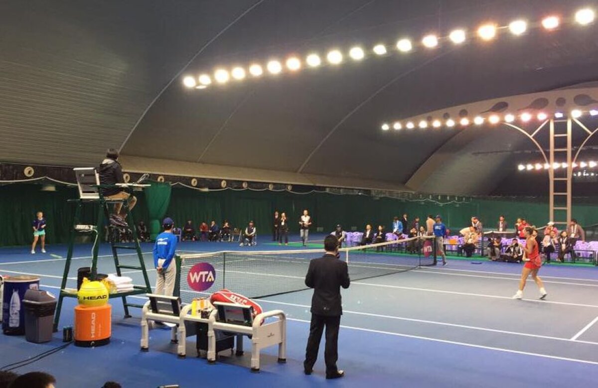 FOTO + VIDEO » Simona Halep, victorie spectaculoasă în finala de la Shenzen! A învins-o pe Siniakova după un meci jucat în sală, fără spectatori