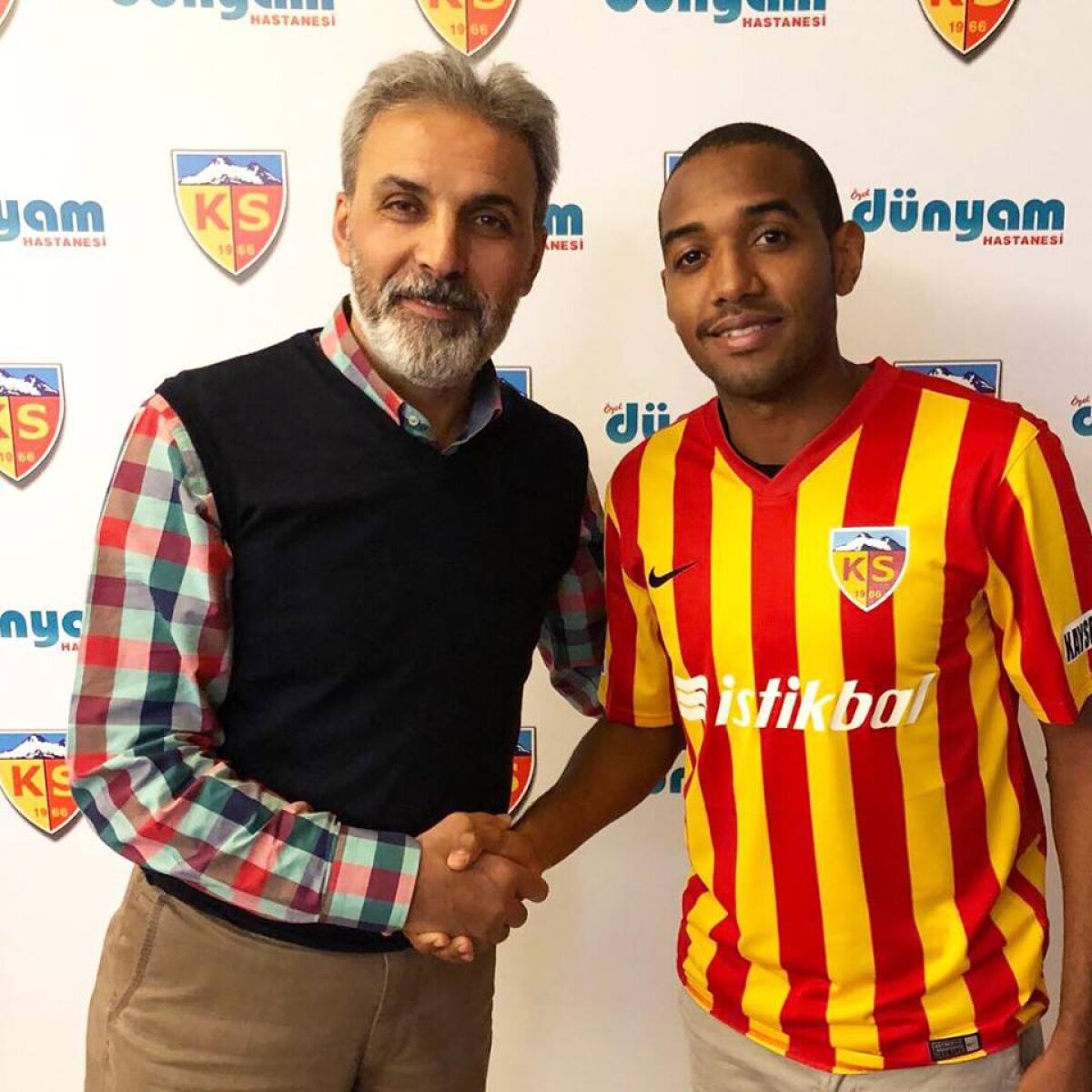 FOTO Stelistul ajuns sub comanda lui Șumudică a fost prezentat oficial