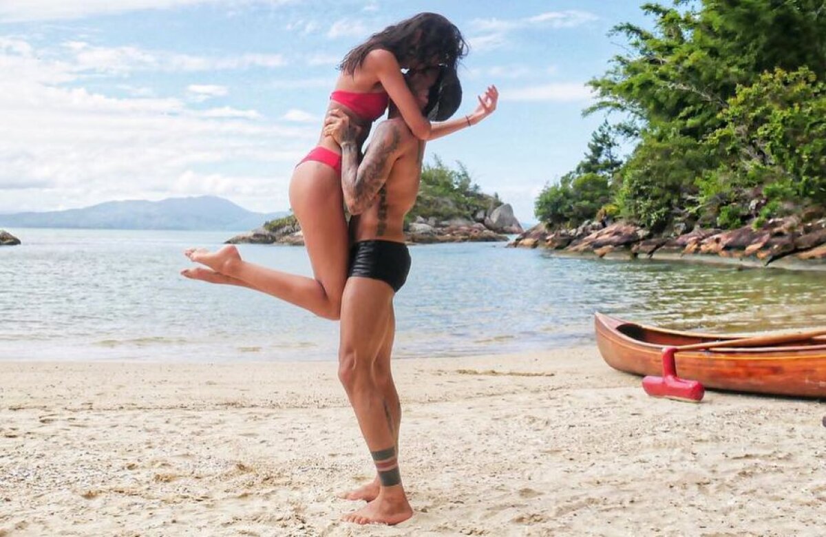 FOTO Mesajul unui fotomodel pentru iubitul fotbalist: "Nu mai vreau să mă întorc la frig"