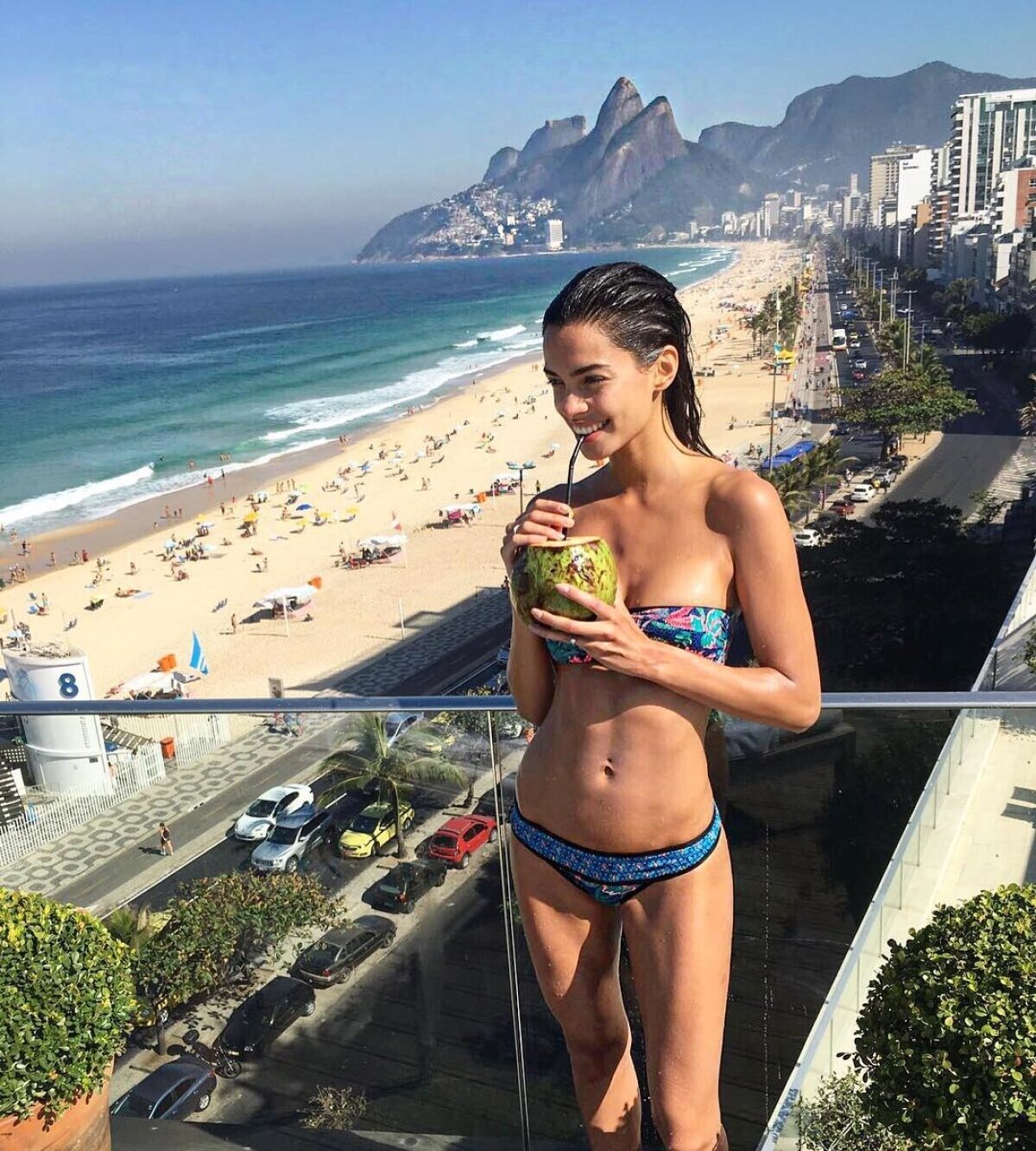 FOTO Mesajul unui fotomodel pentru iubitul fotbalist: "Nu mai vreau să mă întorc la frig"