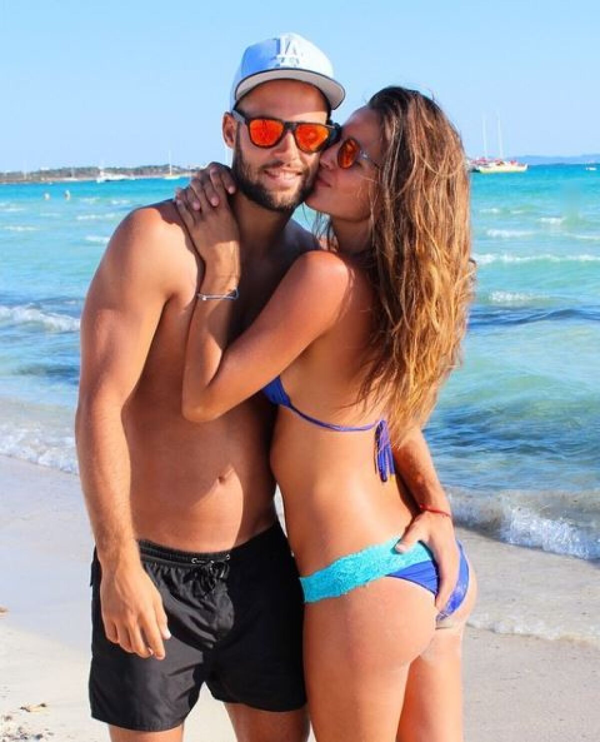 FOTO SuperAtracție la Miami » Iubita unui fotbalist a făcut senzație pe plajă