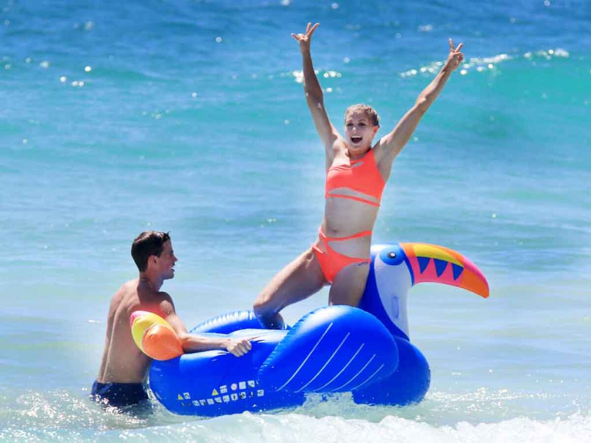 FOTO În picaj în clasamentul WTA, Bouchard punctează în continuare pe plajă: imagini sexy din Australia
