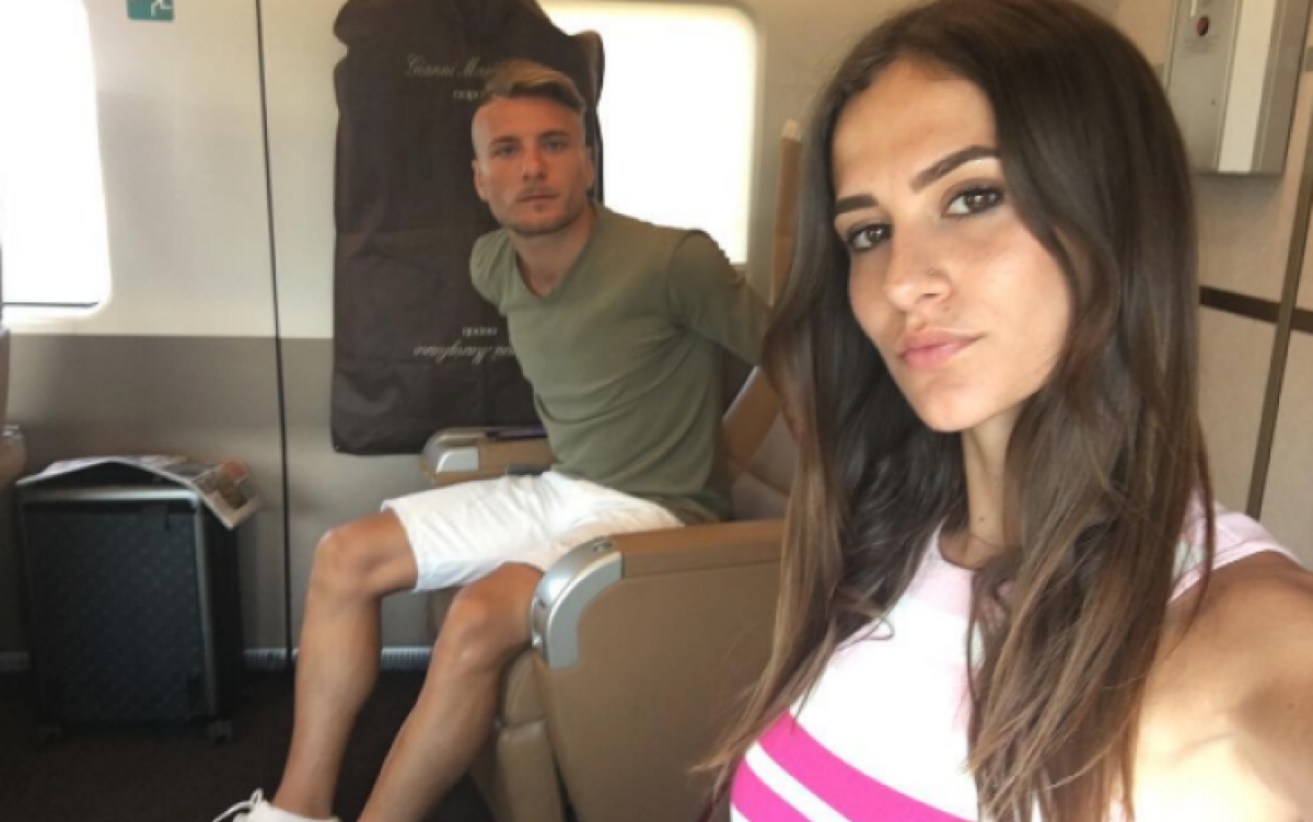 FOTO Poker celebrat în Maldive » Spaima FCSB-ului a plecat în vacanță: imagini HOT alături de soția lui