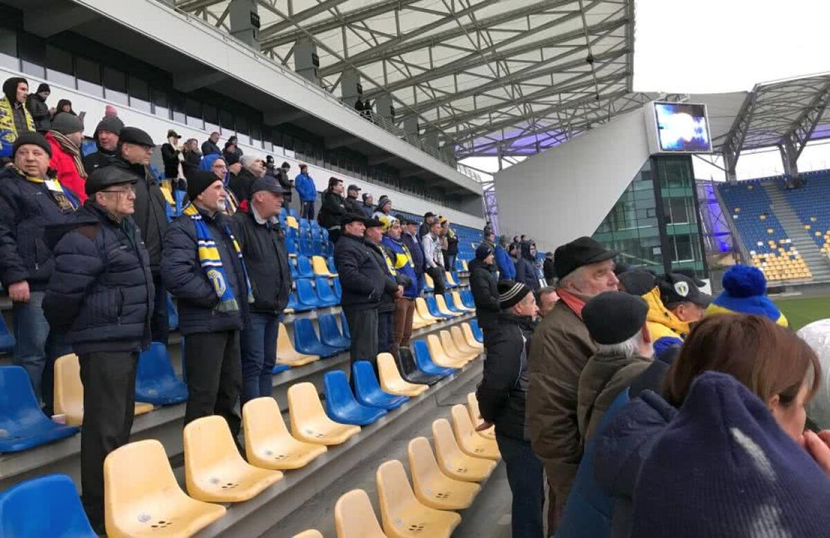 FOTO Petrolul Ploiești s-a reunit azi » Fanii au aprins torțe și au creat o atmosferă superbă