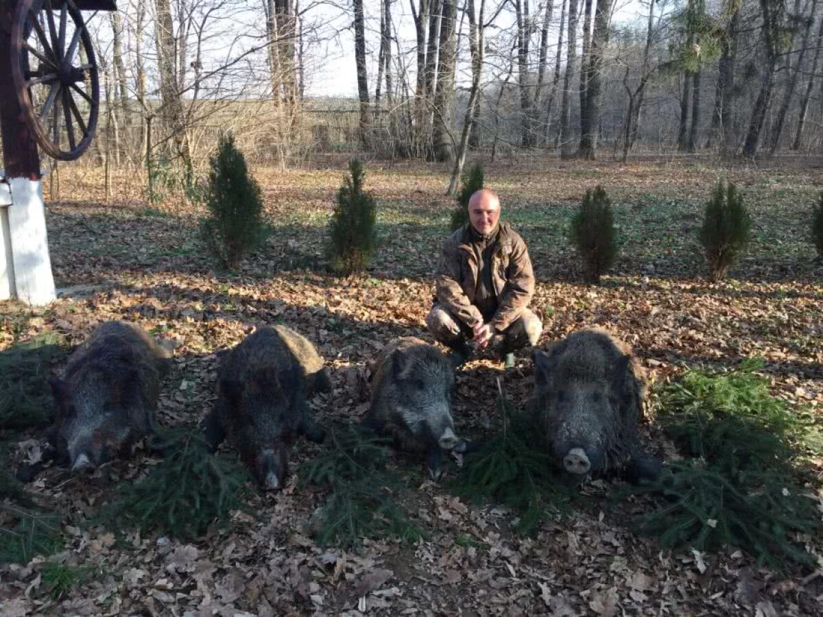 FOTO Vivi Ochi-de-Șoim » Momente inedite trăite pe munte de Răchită: "Am înotat în multe ocazii prin zăpadă de un metru ca să ajungem la standurile de tragere!"
