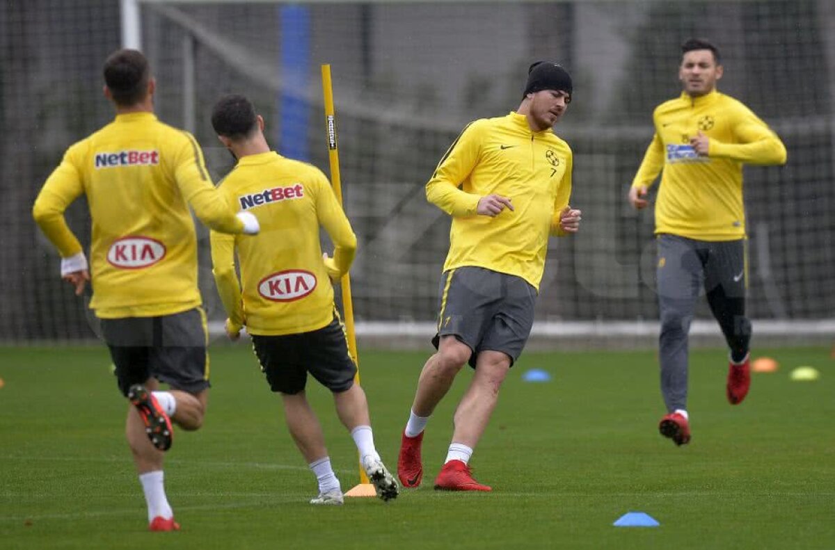 Corespondenţă GSP din Turcia » GALERIE FOTO Antrenament în ploaie! Jucătorii de la FCSB au tras tare sub comanda lui Dică