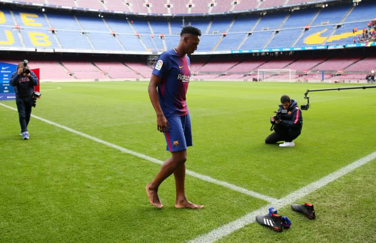 VIDEO + FOTO Barcelona și-a prezentat noua achiziție! De ce s-a descălțat când a intrat pe Camp Nou