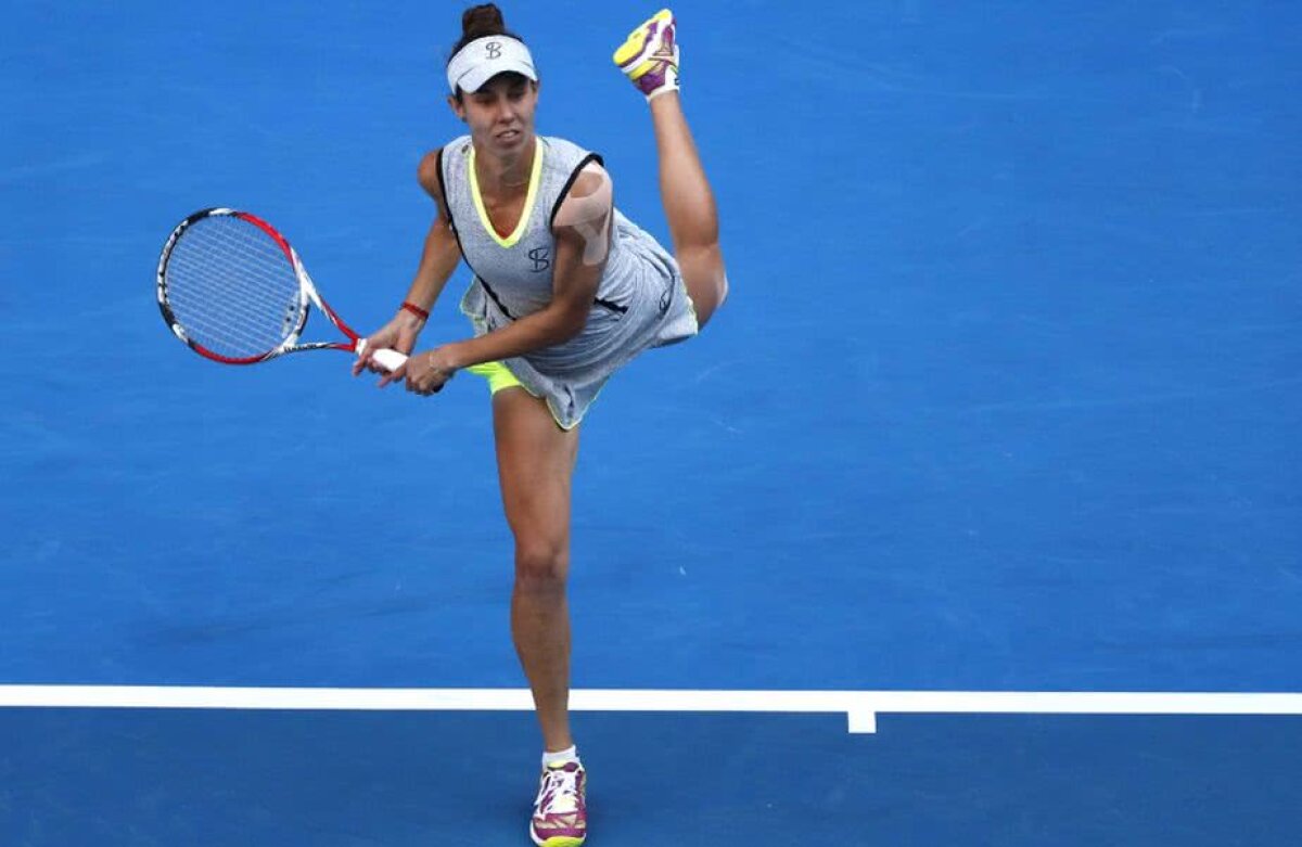 FOTO Mihaela Buzărnescu a fost eliminată în turul I la Australian Open de Caroline Wozniacki