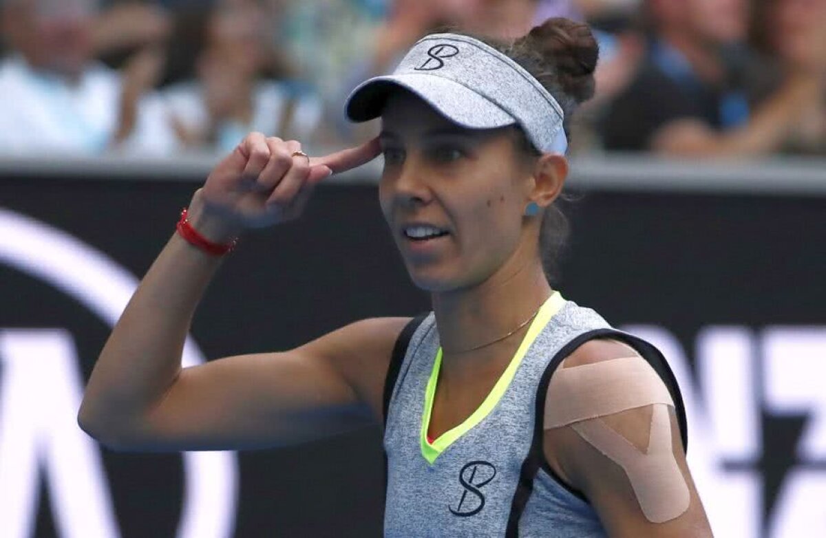 FOTO Mihaela Buzărnescu a fost eliminată în turul I la Australian Open de Caroline Wozniacki