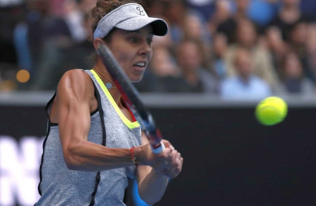 FOTO Mihaela Buzărnescu a fost eliminată în turul I la Australian Open de Caroline Wozniacki