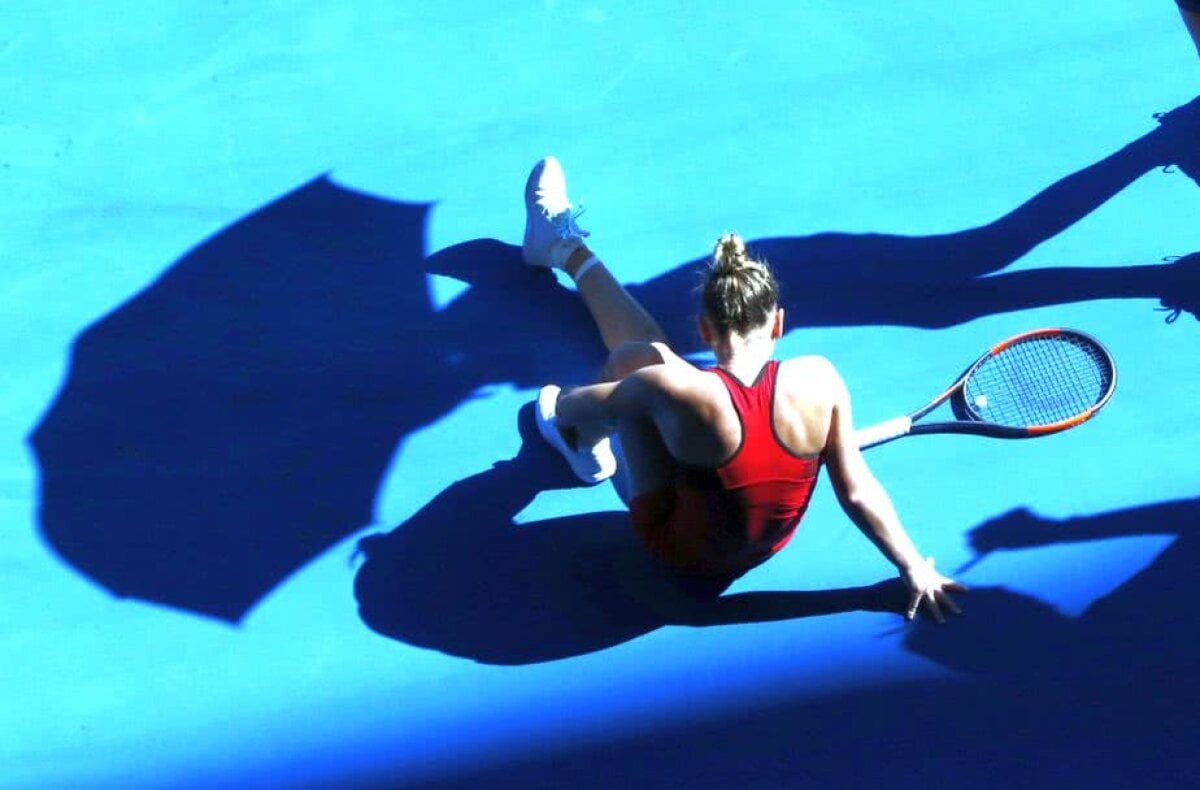 AUSTRALIAN OPEN: Simona Halep s-a calificat în turul II după mari emoții în setul 1 și probleme la gleznă în cel de-al doilea » Își cunoaște următoarea adversară