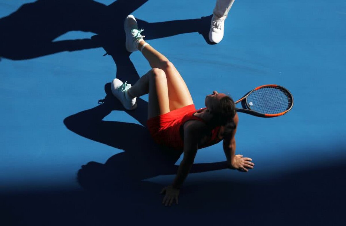 GALERIE FOTO + VIDEO Imaginile durerii » Momentul care putea să încheie prematur aventura Simonei Halep la Australian Open