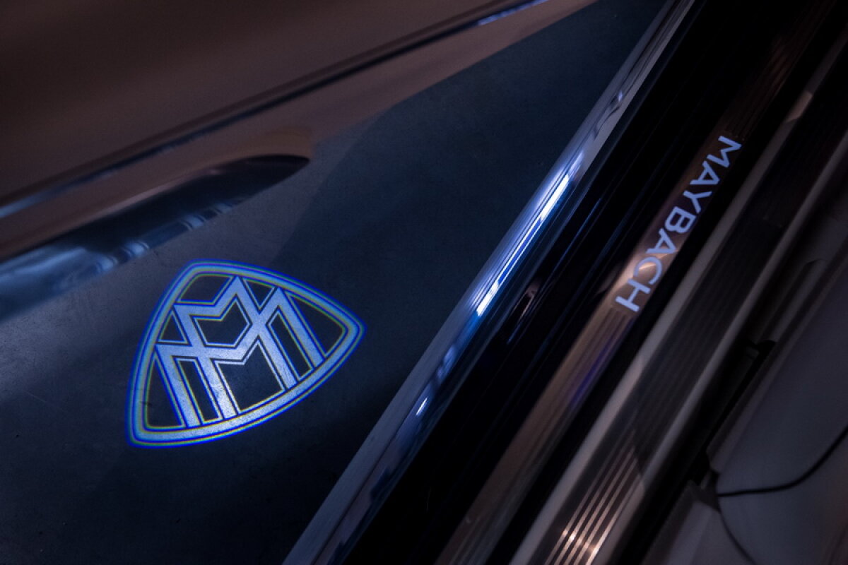 GALERIE FOTO Pe ce mașină de lux a pus mâna cel mai bogat român » Ion Țiriac își întregește colecția cu un Mercedes-Maybach S 650 Cabriolet