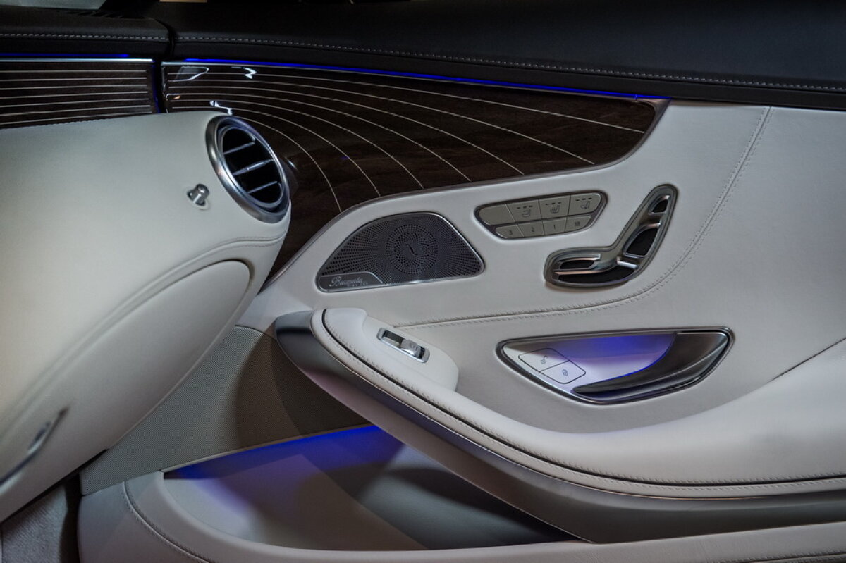 GALERIE FOTO Pe ce mașină de lux a pus mâna cel mai bogat român » Ion Țiriac își întregește colecția cu un Mercedes-Maybach S 650 Cabriolet