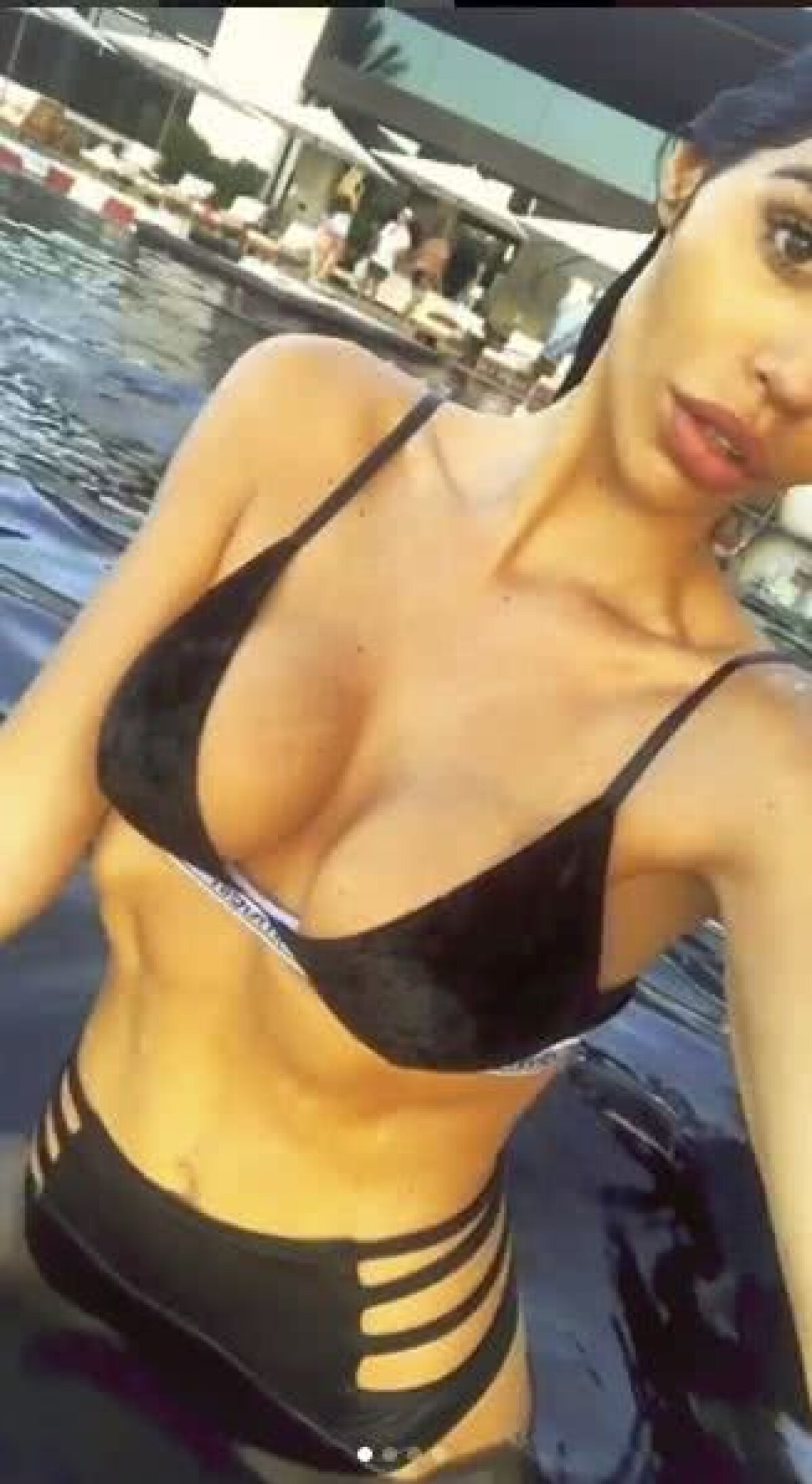 GALERIE FOTO SAVUROASĂ! A lăsat mască toată arena! Apariție RĂVĂȘITOARE la Australian Open! 