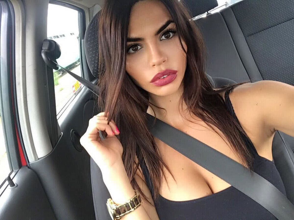 GALERIE FOTO SAVUROASĂ! A lăsat mască toată arena! Apariție RĂVĂȘITOARE la Australian Open! 